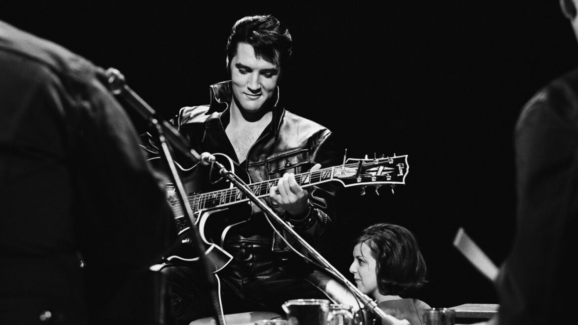EPiC: Elvis Presley In Concert